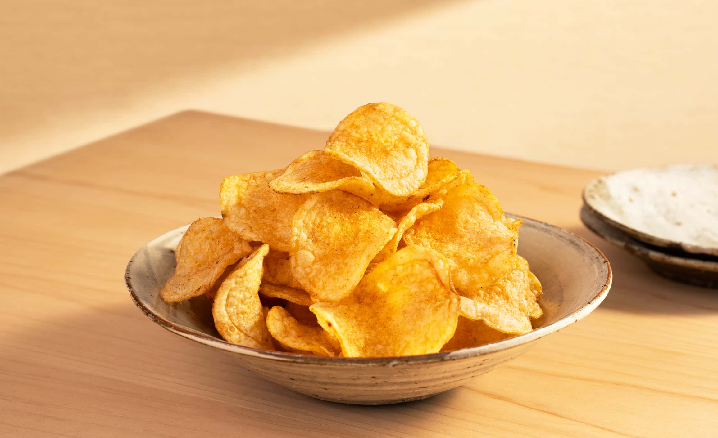 酔鯨 湖池屋オリジナル専用のポテチ「鯨乃友（くじらのとも）